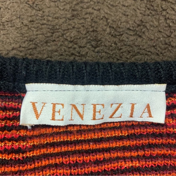 Vintage Vibrant Patterned Sweater - Picture 9 of 9